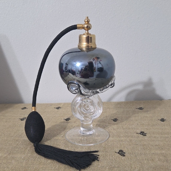 Elegant BLUE IRIDECENT VINTAGE PERFUME ATOMIZER - Picture 1 of 9